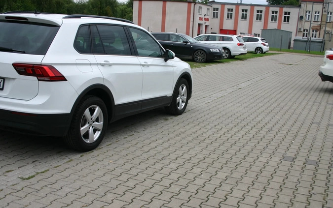Volkswagen Tiguan cena 79900 przebieg: 63000, rok produkcji 2018 z Białogard małe 497